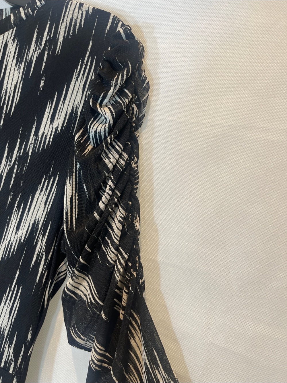 NINE WEST = Size 8 , Black & White Zigzag Maxi Dress - Women's Long Sleeve - Picture 5 of 12